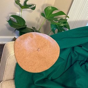 Beret and scarf set | Condition: pre-owned